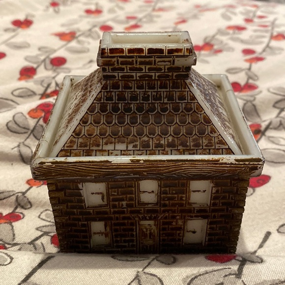 Antique Westmoreland Specialty Co. Milk Glass Schoolhouse Mustard Pot/Money Bank - Picture 17 of 17